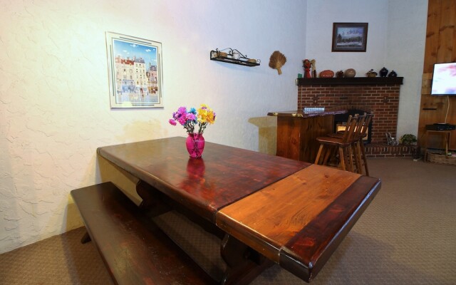 Snow Queen by RedAwning