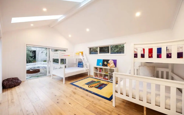 Galene Getaway Walk to Beach Pool Fire