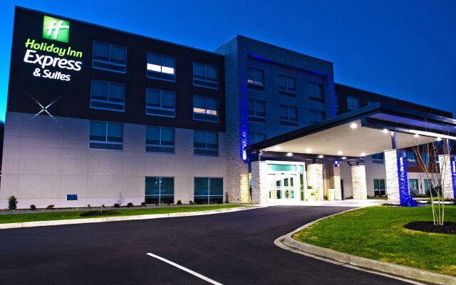 Holiday Inn Express & Suites Greenwood Mall by IHG