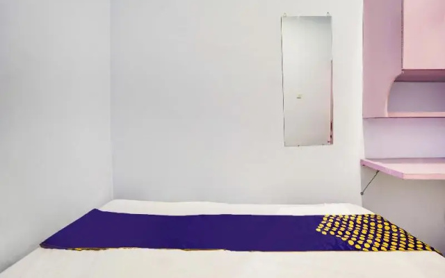 Spot On 91626 Rr Kost Putri Syariah