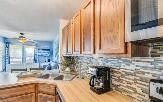 Sandpiper Cove 8229 Studio Bedroom Condo by RedAwning