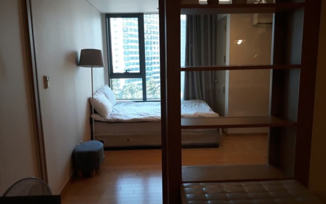 Jamsil Worldtower Galleria Apt B