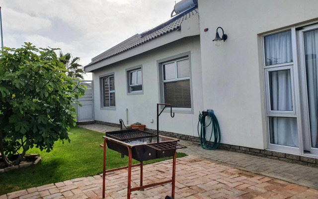 Acacia Four Seven Self-Catering