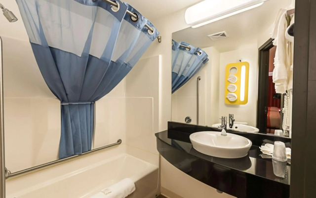 Motel 6 Moosomin, SK