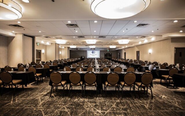 DoubleTree by Hilton Roseville Minneapolis