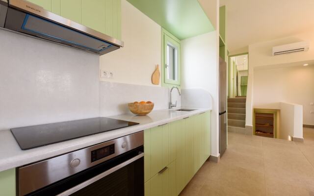 Plioni Villas & Suites