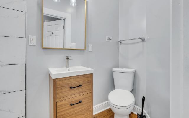 Brewerytown Balcony Retreat 2BR Haven