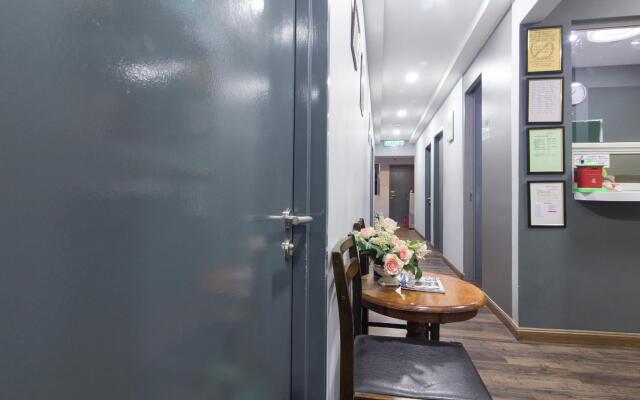 OYO 937 Lucky Hotel