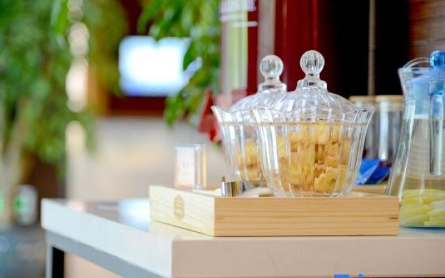 Hampton by Hilton Lhasa Najin Road