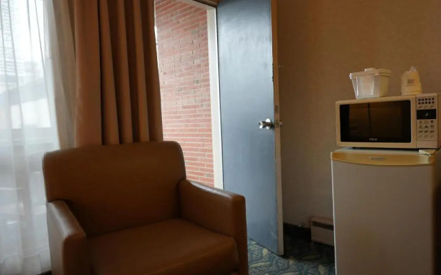 Travelodge At The Falls