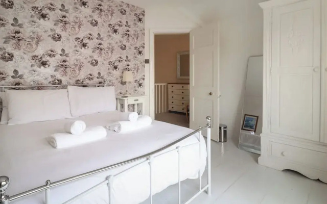 18 Chamberlaine Road