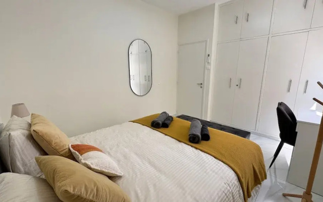 Luxury 2 Bedroom Apartment City Center