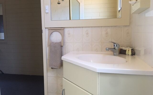 Opal Inn Hotel Motel