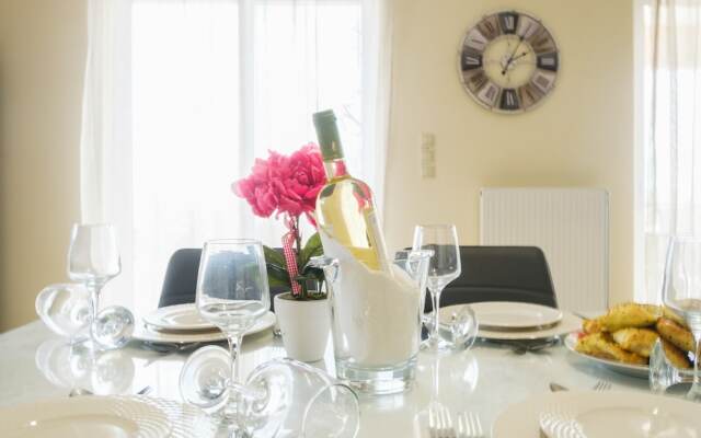 NeSo - Peter's Flat steps to Beach with Great Views