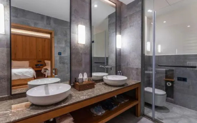 Pure Land Hotspring Resort