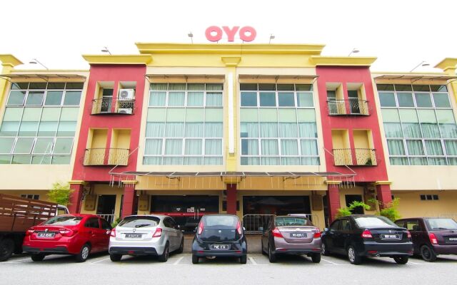 OYO 11343 Hotel Putra Iskandar