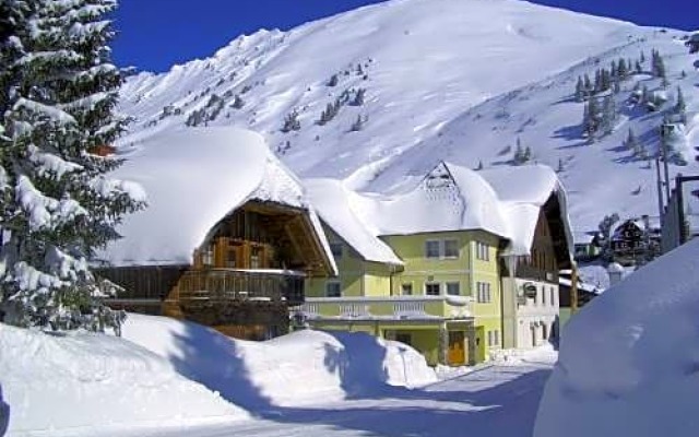 Familien und Jugendhotel Gstemmerblick