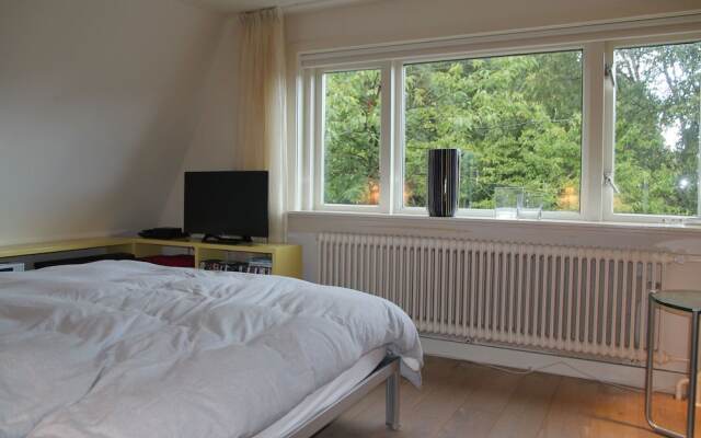 Luxury Holiday Home in Heiloo with Terrace And Garden
