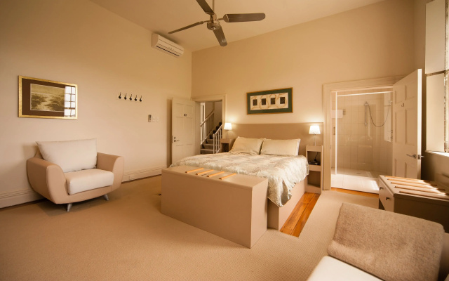 The Woodbridge Waterfront Rooms.