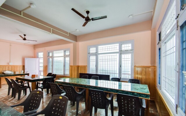 Oyo 47165 The Pine Stay