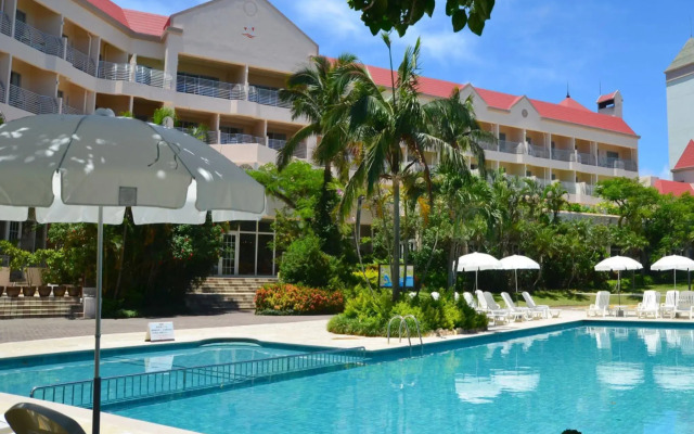 Hotel Breezebay Marina