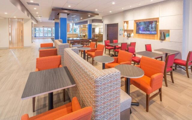 Holiday Inn Express & Suites Indianapolis NW - Zionsville, an IHG Hotel