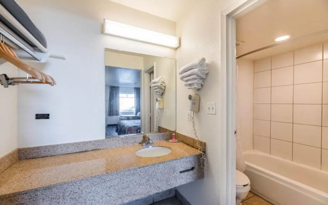 Rodeway Inn Phoenix North I-17