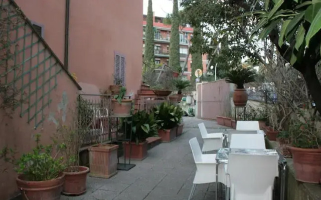 Casale Cheap and Chic