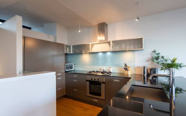 Panorama Terrace Apartments, Element Escapes