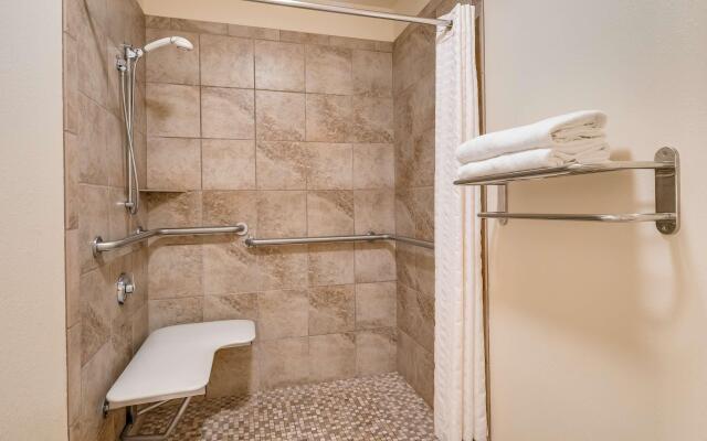 Best Western Pineywoods Inn