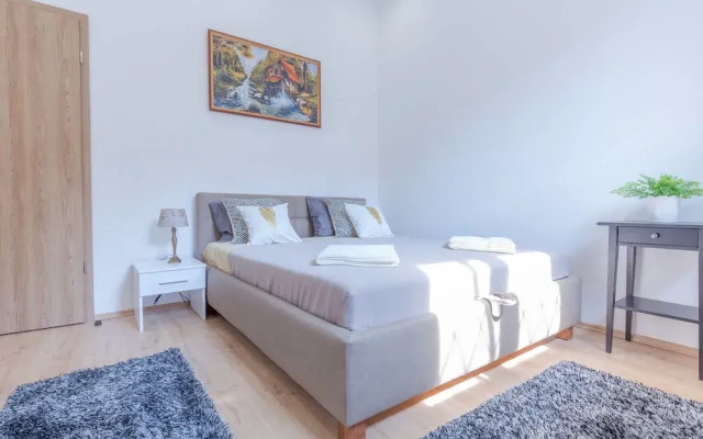 Real Apartments Zoltan