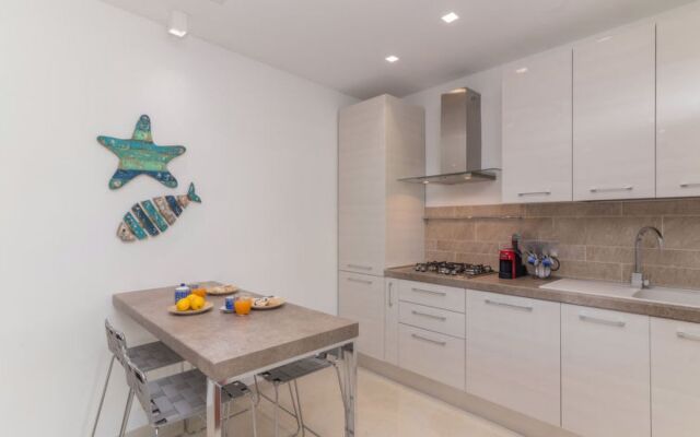 House Lidia Porto Istana