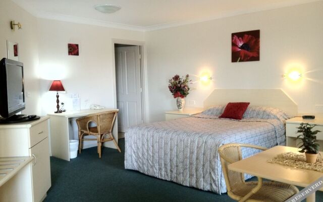 Tuckerbox Motor Inn