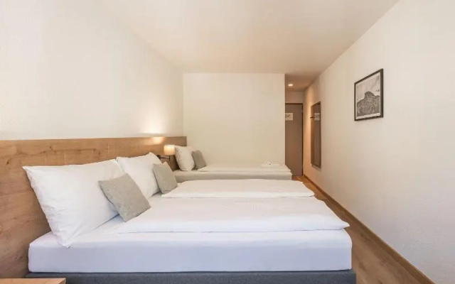 Hotel Brocco Posta – Guest Rooms – Mesocco