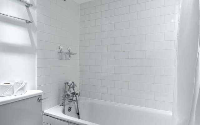 Lovely 2br Home in South London, 4 Guests