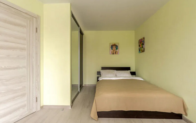 Да апарт на ул. Ивана Черных, д. 15Б