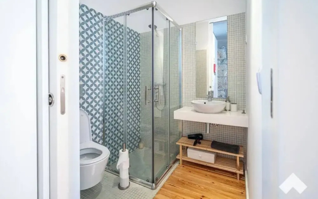 Mrtir1 · Bright Apartment Downtown Porto