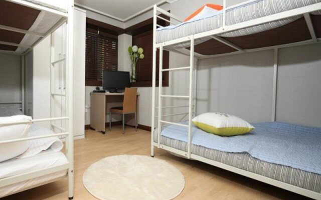 Somi Guest House - Hostel