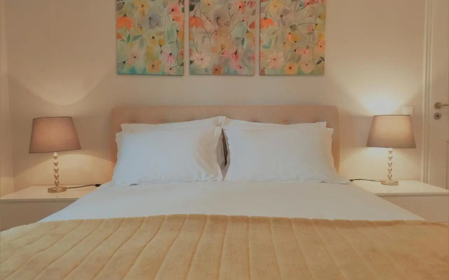 Luxury Garden Apartment Glyfada