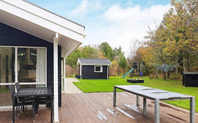 10 Person Holiday Home in Fjerritslev