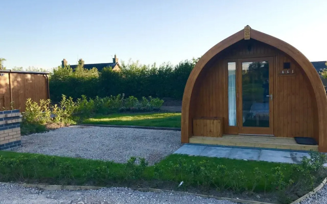 Orchard Glamping -willow Pod