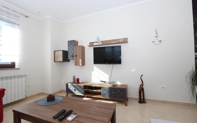 Apartment Dado