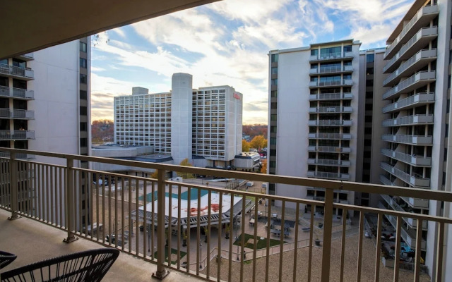 Close to Airport in Crystal City