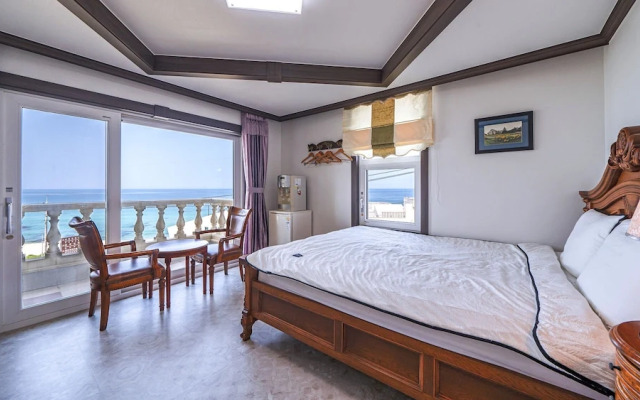Gangneung Pension Sea and - Pet Friendly