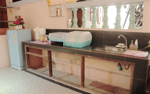 Baanklong Amphawa Homestay