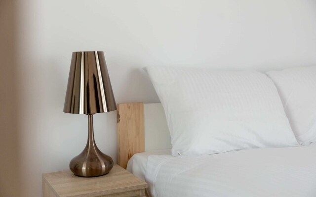 Wola Chic Brown Studio