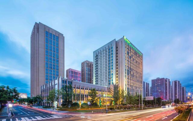 Holiday Inn Chongqing University Town by IHG