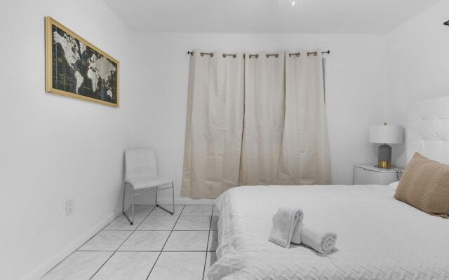 Wynwood Central 2BD Apartment w Parking