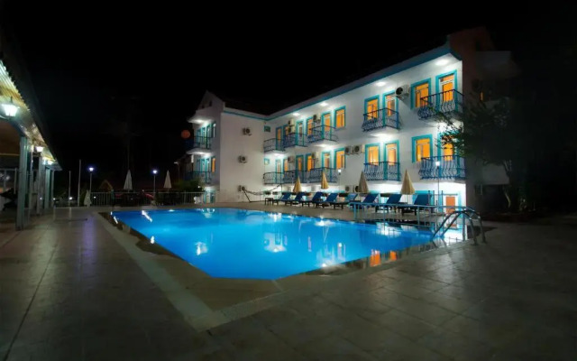 Mavi Yaprak Hotel