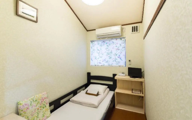 Guesthouse Na-No-Hana - Caters to Women - Hostel